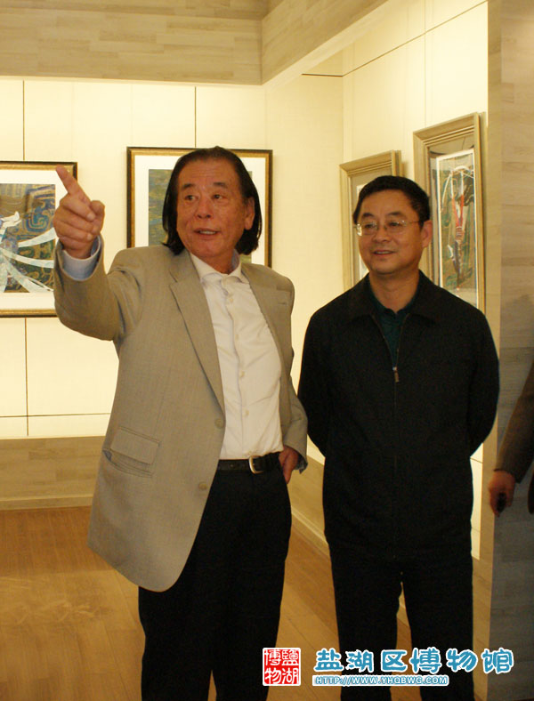 2010年著名旅美画家丁绍光在博物馆