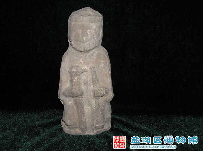 手执农具陶俑