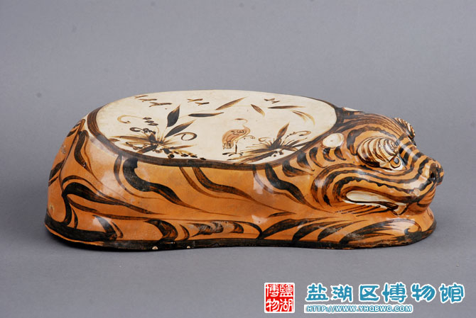 三彩虎枕