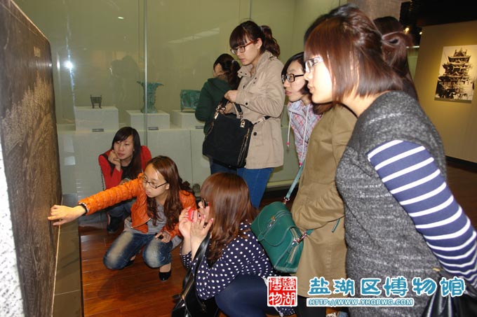 运城学院美术与工艺设计系学生在我馆进行美术教学活动