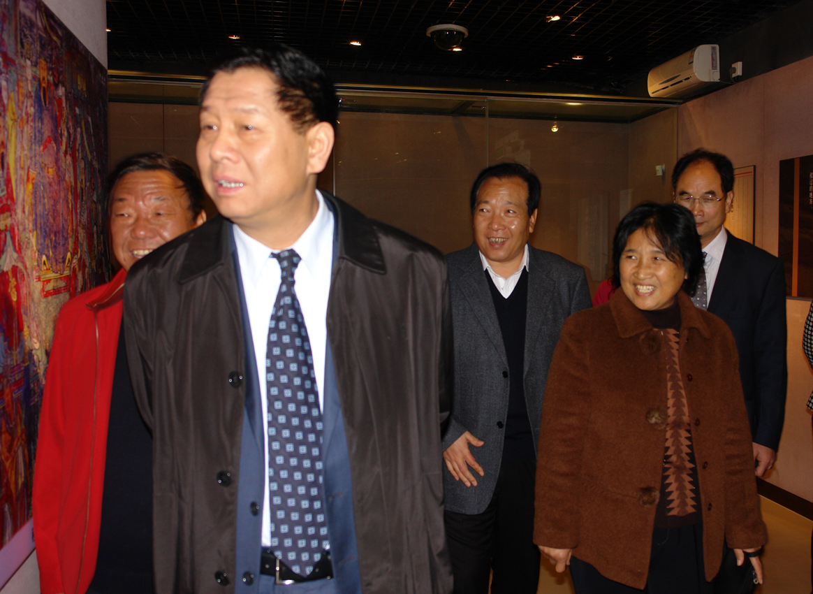 2007年11月，山西省文物局施联秀局长在我馆视察